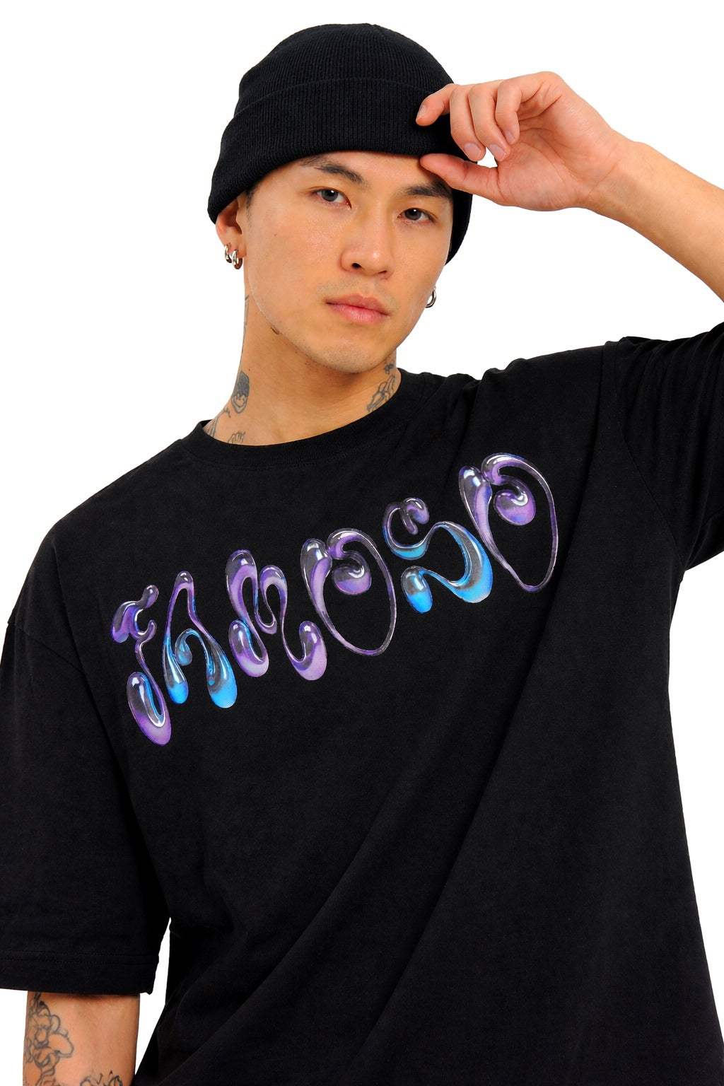 Schwarzes oversized T-Shirt mit Front-Print „FAMOSO“, 270 GSM aus 100 % Baumwolle, cleaner Streetwear-Fit