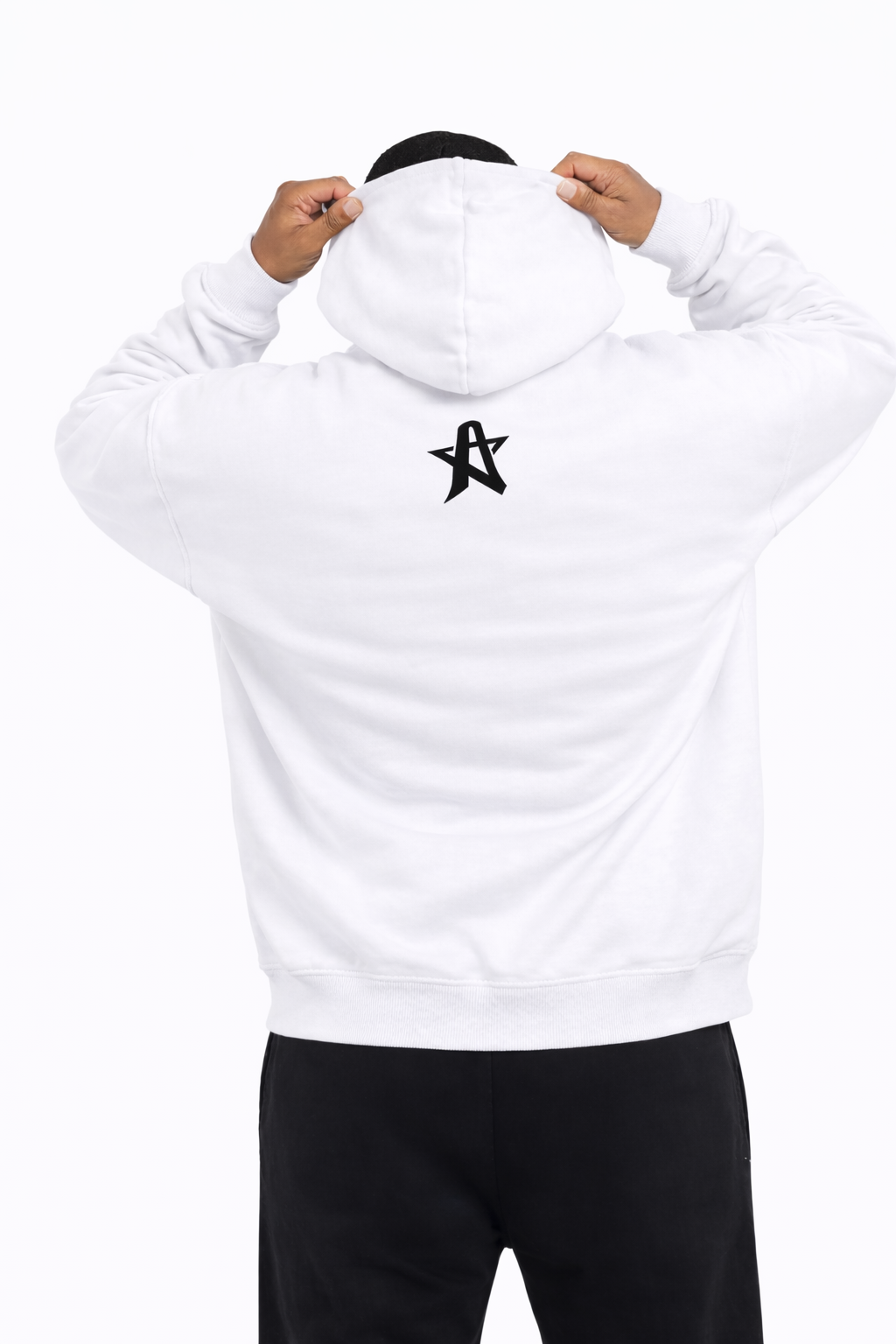 Weißer oversized Hoodie mit Front- und Back-Print sowie Strickdetails, 360 GSM Baumwoll-Polyester-Mix, cleaner Streetwear-Look